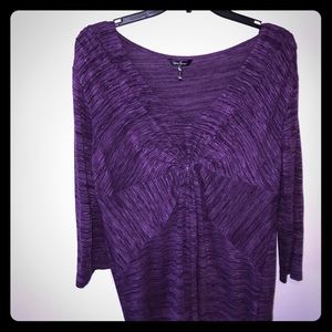 Cute comfy dAiSy FuEnTeS top